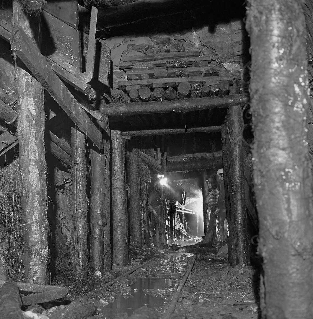 No 2 level Parc Mine timbering 1974